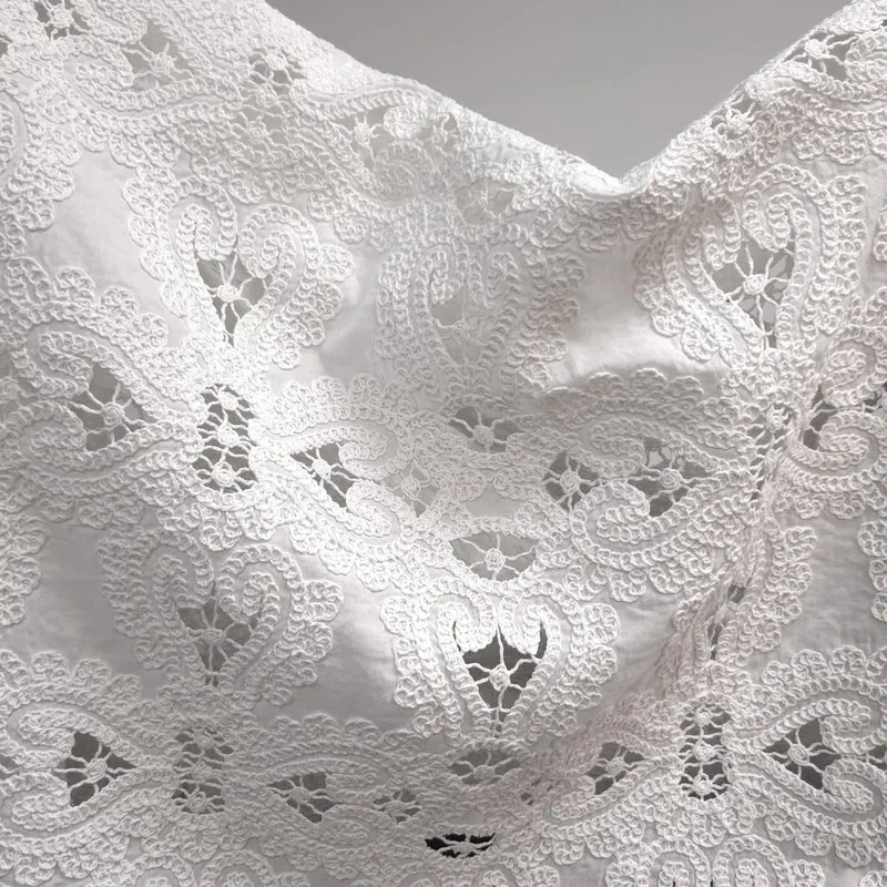 Coton brodé ajouré ornemental | Blanc | Produit neuf de fabricant de luxe | 77 cm | Fin de rouleau