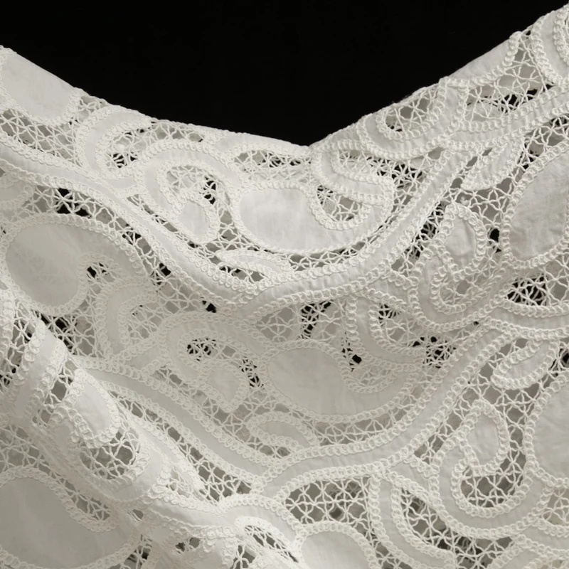 Coton brodé ajouré | Paisley blanc | Deadstock de maison de luxe